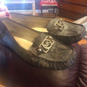 MIcheal Kors Flats